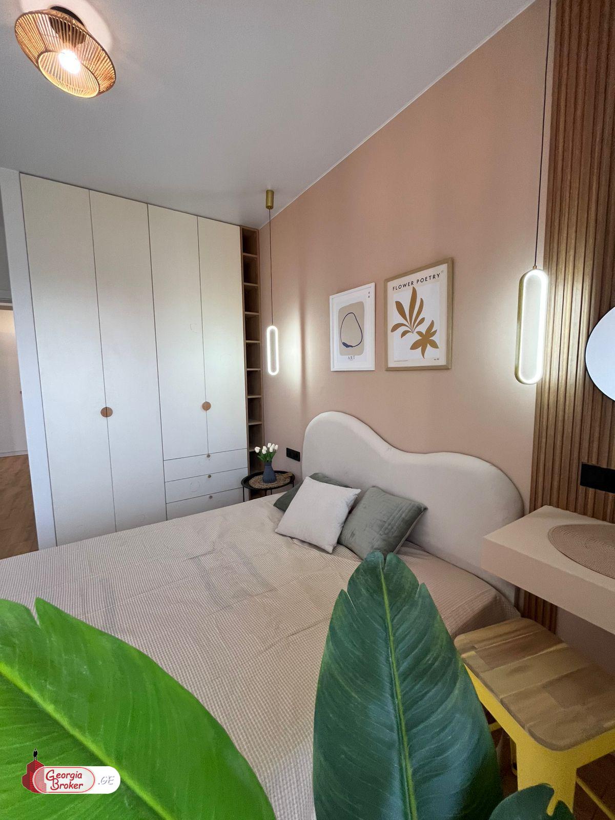 იყიდება ახალი გარემონტებული 2 ოთახიანი ბინა